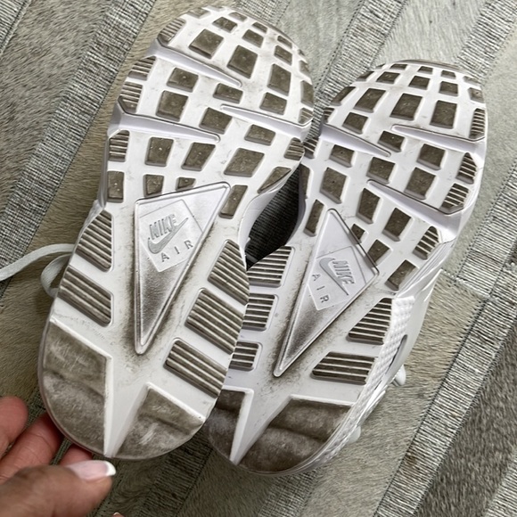 Nike White Huarache - Picture 5 of 7